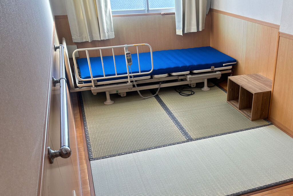 グループホームいやし屋本舗居室01